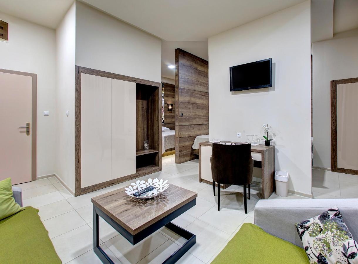 Hotel Le Pont Приедор Экстерьер фото