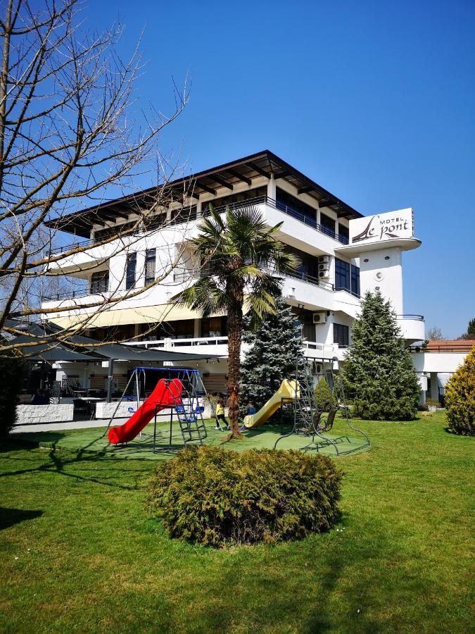 Hotel Le Pont Приедор Экстерьер фото
