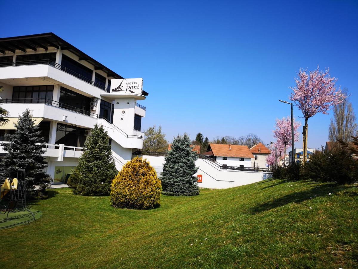 Hotel Le Pont Приедор Экстерьер фото