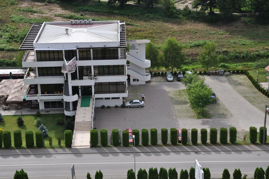 Hotel Le Pont Приедор Экстерьер фото