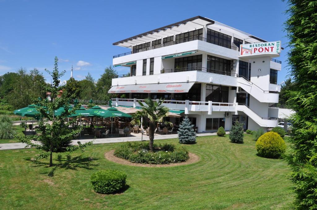 Hotel Le Pont Приедор Экстерьер фото