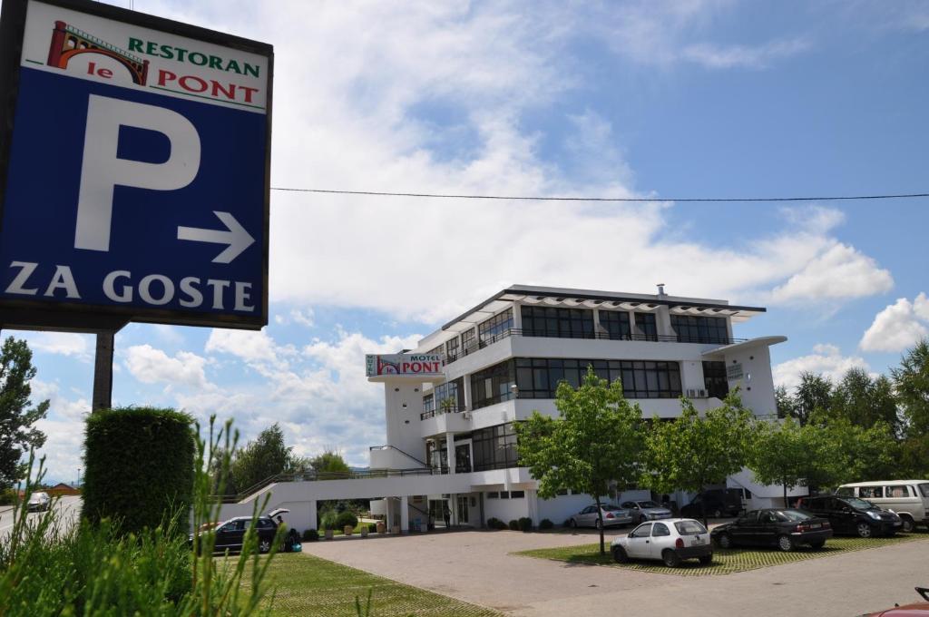 Hotel Le Pont Приедор Экстерьер фото