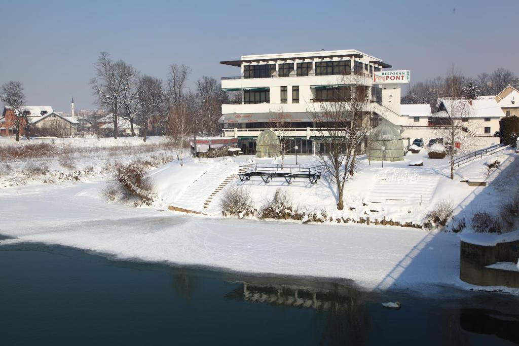 Hotel Le Pont Приедор Экстерьер фото